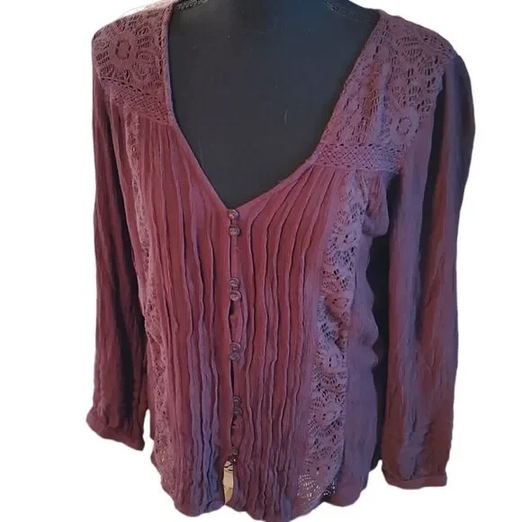 American Eagle Plum Crochet Lace Blouse Medium - Picture 2 of 5